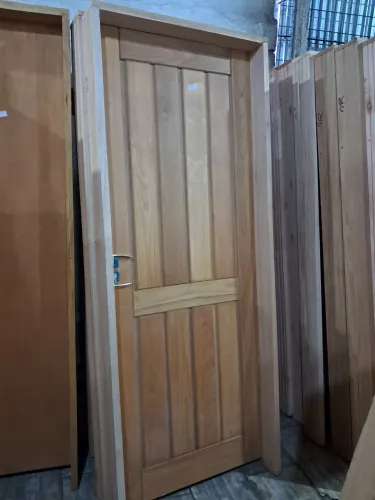 Porta maciça 87x214mt última peça 