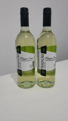 Vinho Branco Niágara Suave Adega Tradição Da Grutinha 750 ml