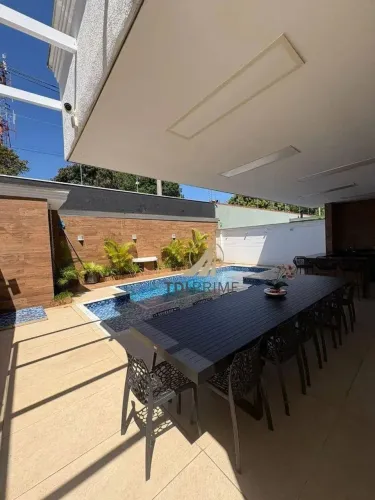 Sobrado - Condomínio Fechado - Cerâmica - 420m² - 3 Suites - 4 Vagas