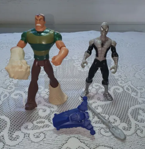 Homem aranha e homem areia marvel ultimate hasbro