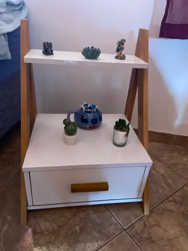 Mesa lateral/Escrivaninha com gaveta