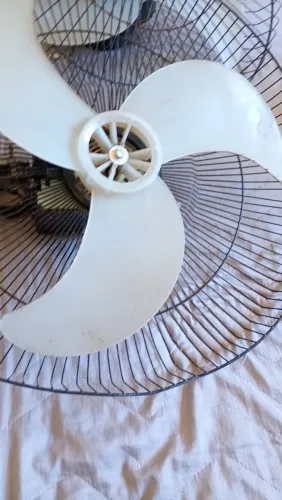 Ventiladores tufão e forno elétrico 