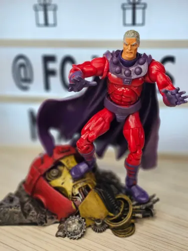 Marvel Legends Magneto