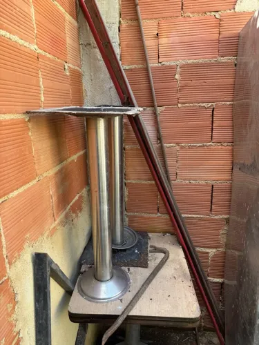Base cromada para mesas