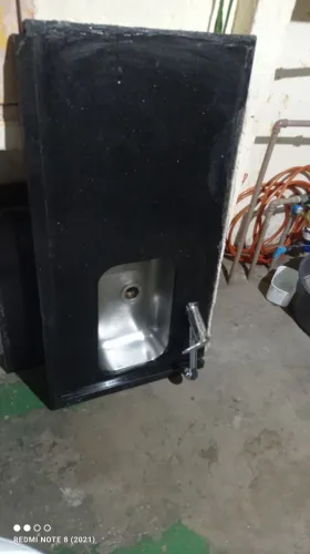 Pia de cozinha com pia de mármore e a cuba de inox , mas a torneiras