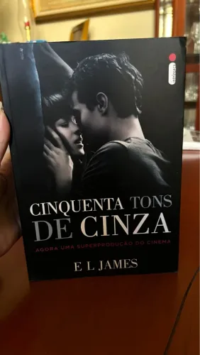 Livro Cinquenta Tons de Cinza