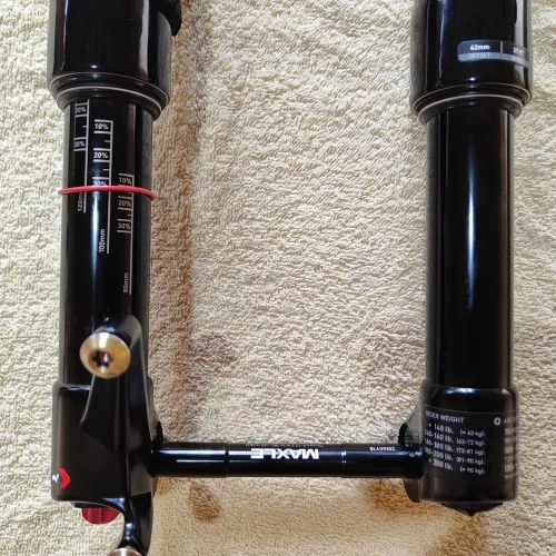RockShox RS1 Cabon<br><br>Tamanho da roda: *"27,5 e 29'';* Boost, 