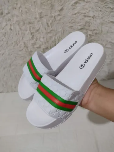 Chinela Gucci Slide branco unissex 