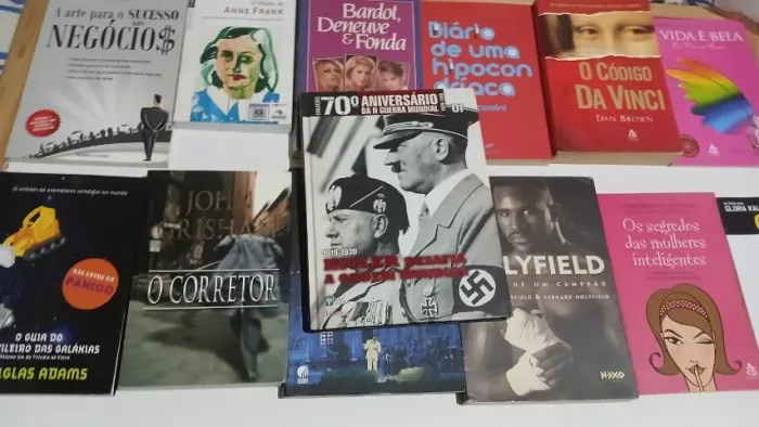 20 livros temas: suspense policial, guerra,auto estima e outros