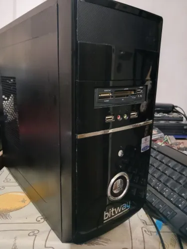 PC Retrô gamer DDR3 com ssd e monitor por apenas 180 reais