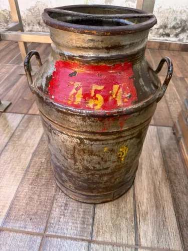 Late de leite antiga rara 40 litros ( furo tampado)