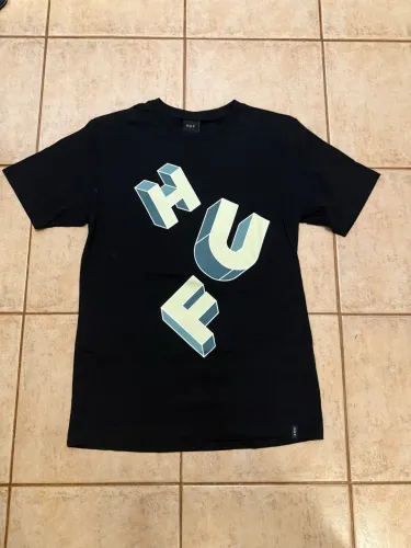 Camiseta HUF
