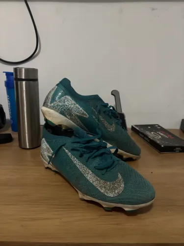 Chuteira Nike mercurial! Leia a descrição
