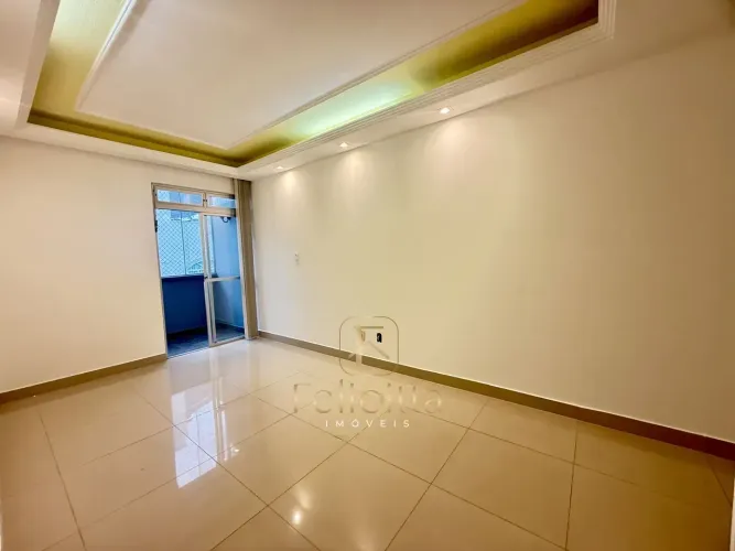 Apartamento à Venda 3 Dormitórios com Sacada e Garagem Coberta