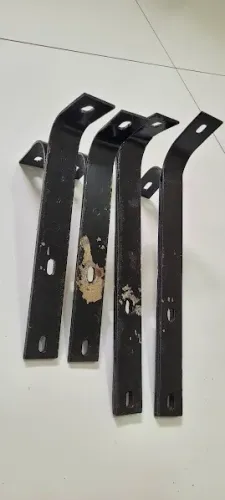 Par de suportes e castanhas do parachoque do Fusca 1200 todos poleirinho bicudinho