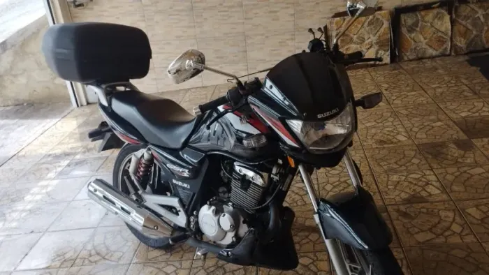 Moto Suzuki GSR 125s 2016 baixo KM, poquissimo uso