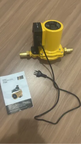 Bomba pressurizadora vendo ou troco em galinha/ sou de mairinque sp