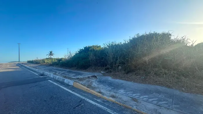 TERRENO A 50 METROS DA PRAIA DE ITAIPUAÇU