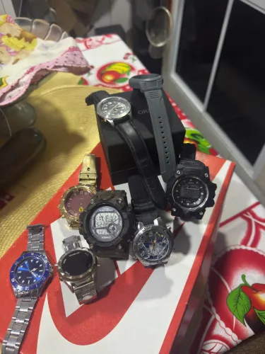 KIT RELÓGIOS ACEITO NEGOCIAÇÃO