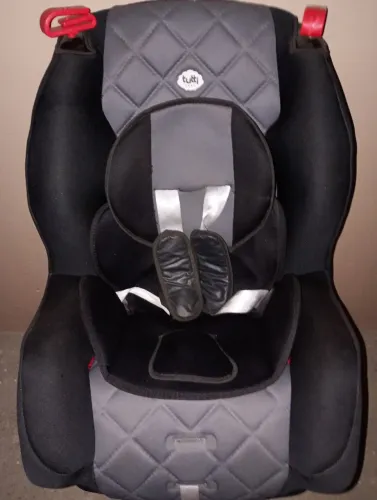 Vendo cadeirinha infantil para carro