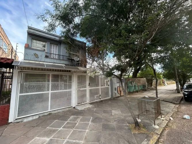 Terreno próximo a rótula do papa no bairro Menino Deus