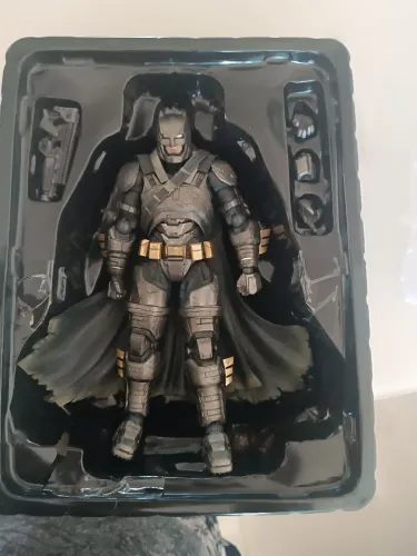 Batman vs Superman play arts kai