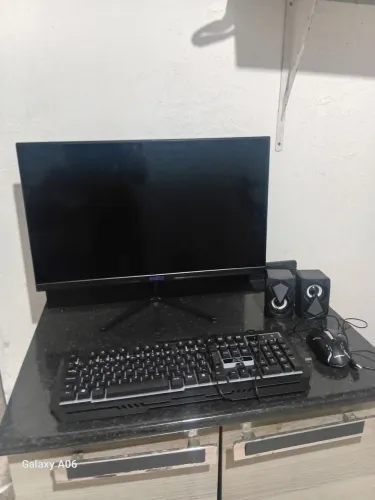 Monitor teclado mouse caxia de som 