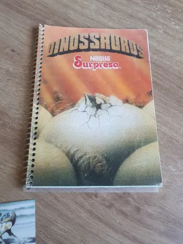 Álbum Dinossauros Nestlé Surpresa + cards