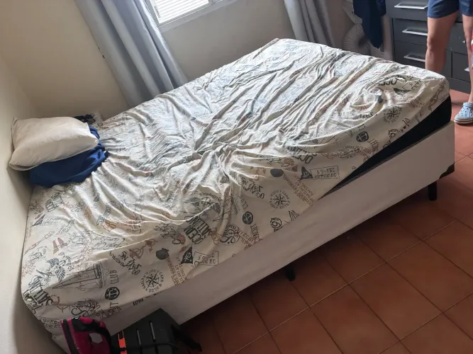 Cama casal queen