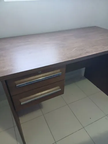 Mesa de escrivaninha 