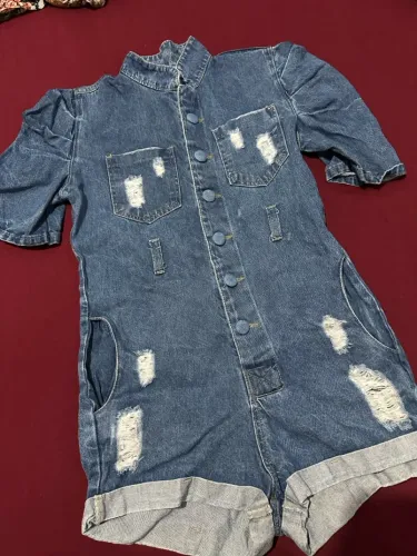 Vendo macaquinho jeans curto