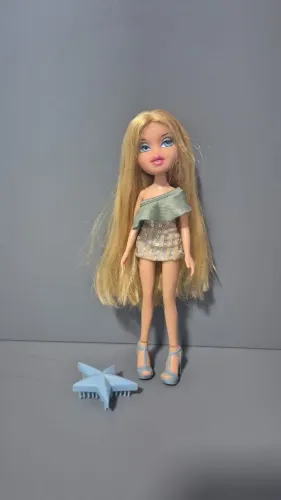 boneca Cloe (Bratz da coleção Crystalicious)