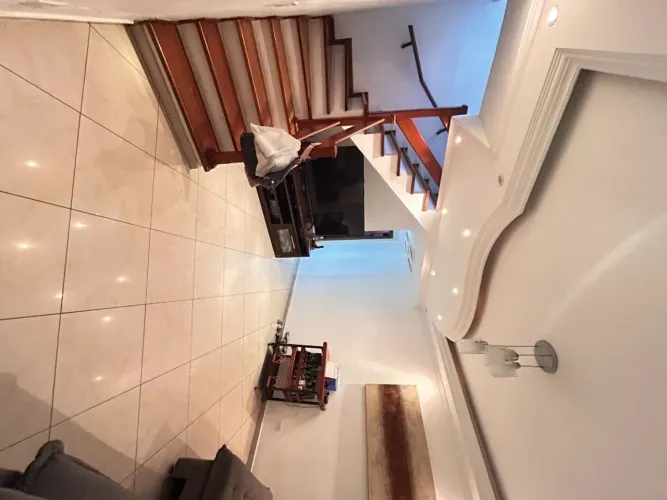 Sobrado para Locação  140m²  3 quartos (1 Suíte)  2 Vagas  Santa Mena  Guarulhos/SP.