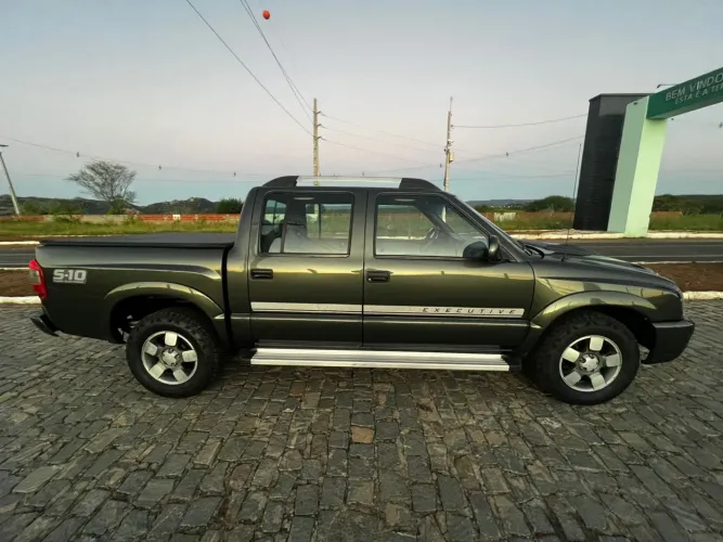 Chevrolet S10 Pick-up Exec. 2.8 4X2 CD TB Int.dies 2011