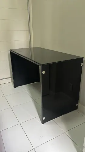 Escrivaninha de vidro Tok&Stok