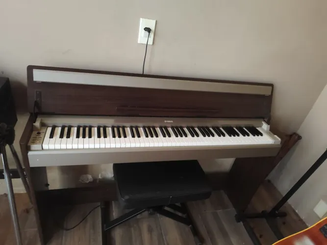 Yamaha YDP-S30 - Piano Digital 88 teclas pesadas - Excelente estado
