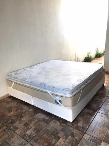 Linda Cama Box Super King LFK Simmons