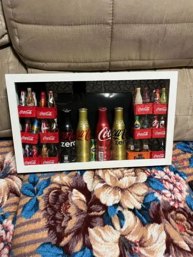 Vendo coleção de mini garrafinhas de países e mini engradados copa do mundo 2014.