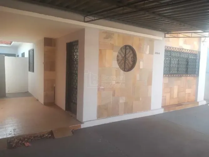 Locação de Casas / Padrão na cidade de Araraquara