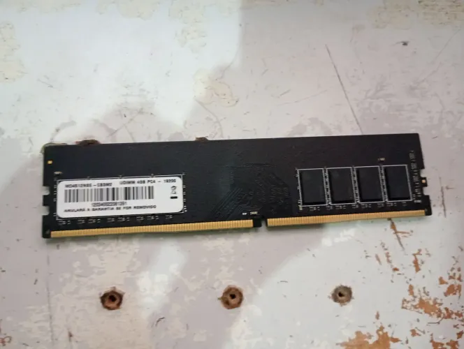 Memória ddr4 de 4 GB pc4 19200
