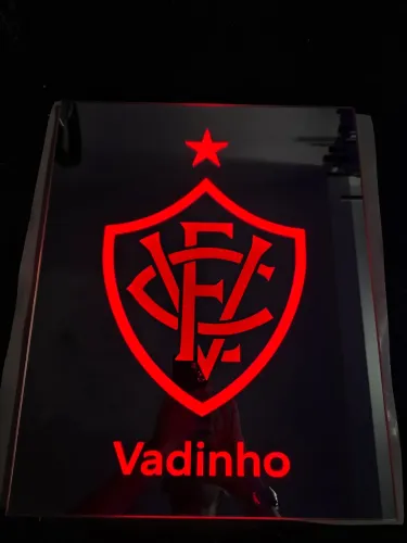 Escudo do Vitória no Espelho
