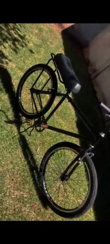Vendo bicicleta modelo aro 26 intacta !!