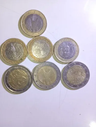 Moedas de variadas
