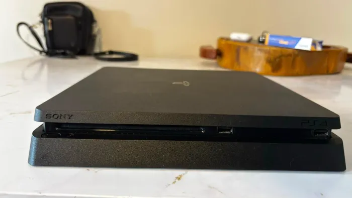 PS4 SLIM 1TB