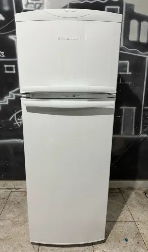 Vendo essa geladeira Brastemp duplex Frost Free 380 litros gelando muito