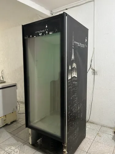 Geladeira Expositora Metalfrio 500L 220V Porta de Vidro