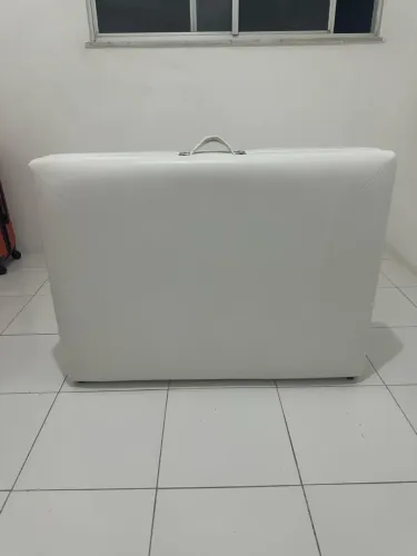 Maca maleta, cor branca, aceito cartão de crédito tb!