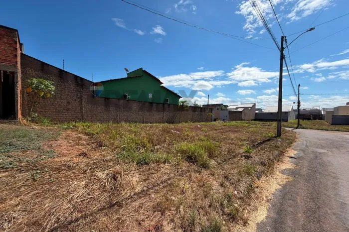 LOTE DE ESQUINA À VENDA  JARDIM DOS IPÊS II EM ARAGUAÍNA/TO