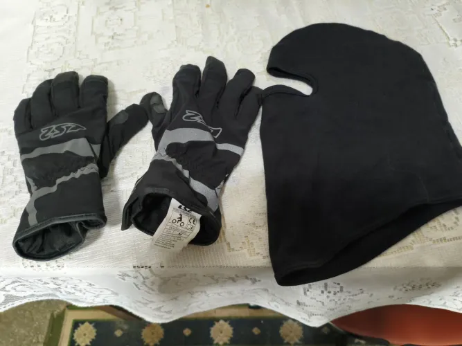 Luvas e bala crava de motoqueiro