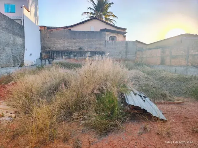 Lote 360 metros bairro: Guarani a 150 metros Av: Waldomiro lobo em Belo Horizonte